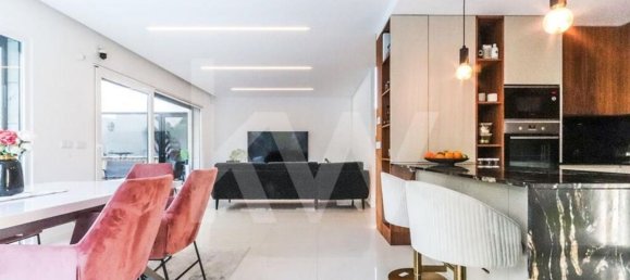 Дом с 4 спальнями в Алмада, Португалия № 71596 19