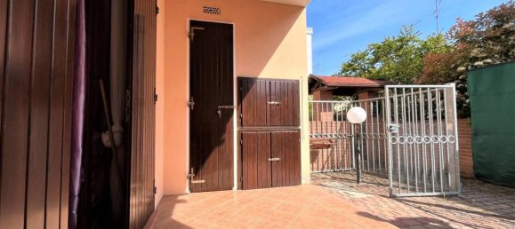 3 rooms House in Comacchio, Italy No. 19773 2