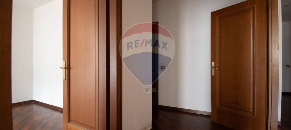 3-salle Appartement à Brescia, Italy No. 54285 24