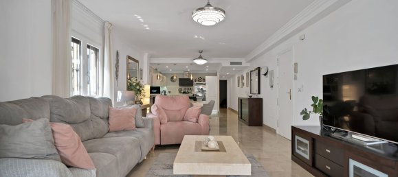 2 bedrooms Apartment in Benahavis, Spain No. 187541 2