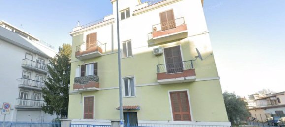 2 bedrooms Apartment in Moncalieri, Italy No. 330693 4