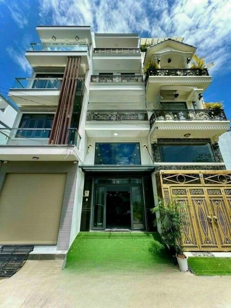 72m² House in District 7, Vietnam No. 7344