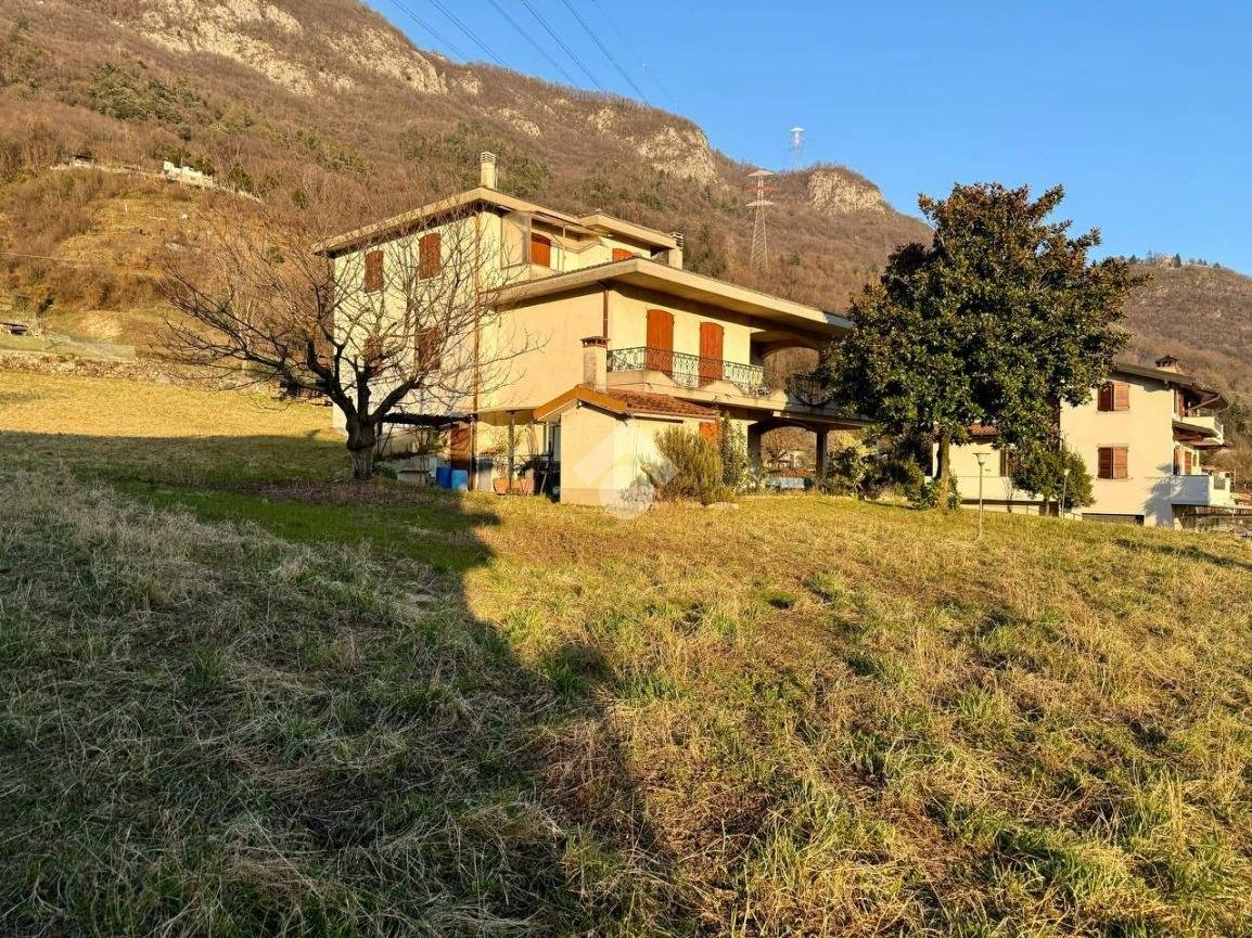 5 bedrooms Villa in Sovere, Italy No. 131869