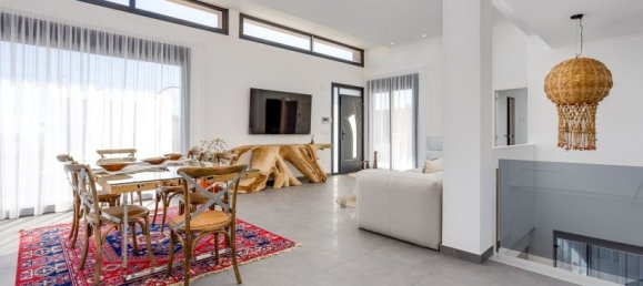 Villa de 4 dormitorios en Torrevieja, Spain No. 129227 4