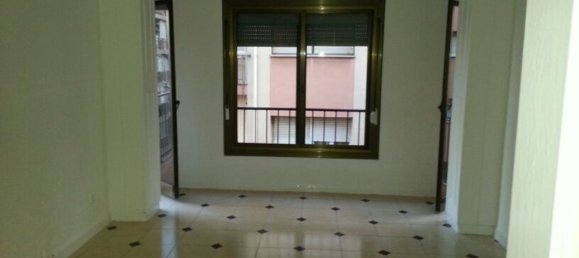 3 Schlafzimmer Wohnung in Badalona, Spain, Nr. 30168 2