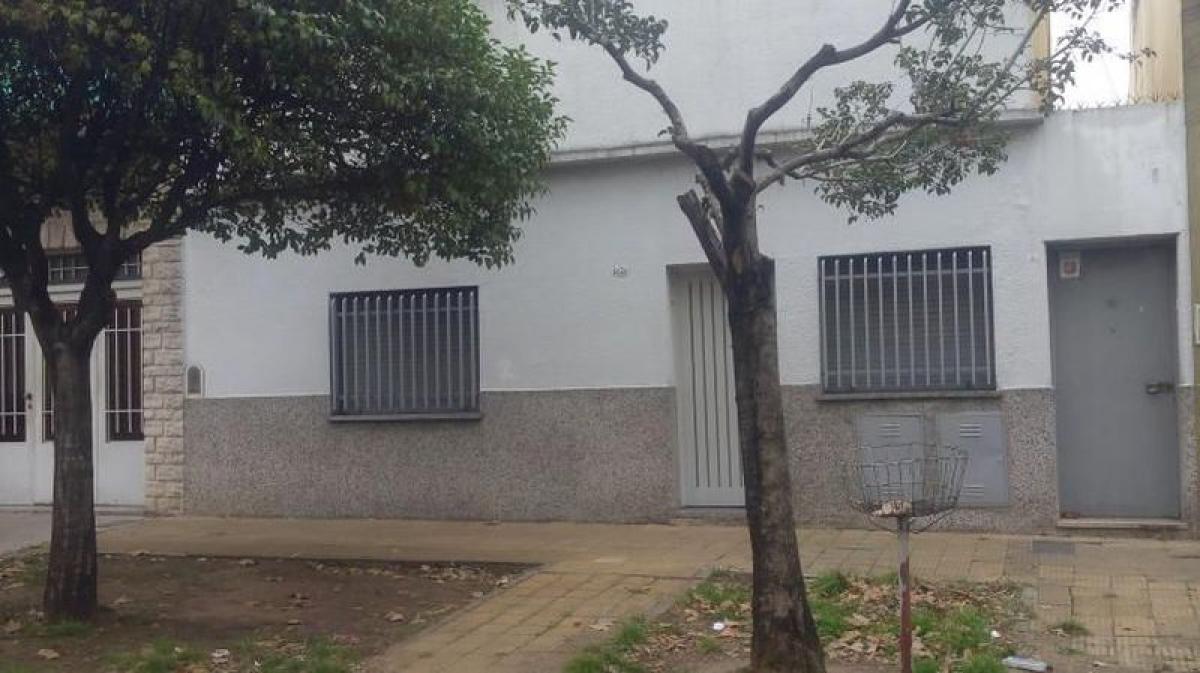 3 bedrooms House in Tres de Febrero, Argentina No. 18952