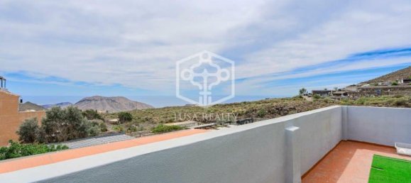 Villa de 9 dormitorios en Arona, Spain No. 16418 25