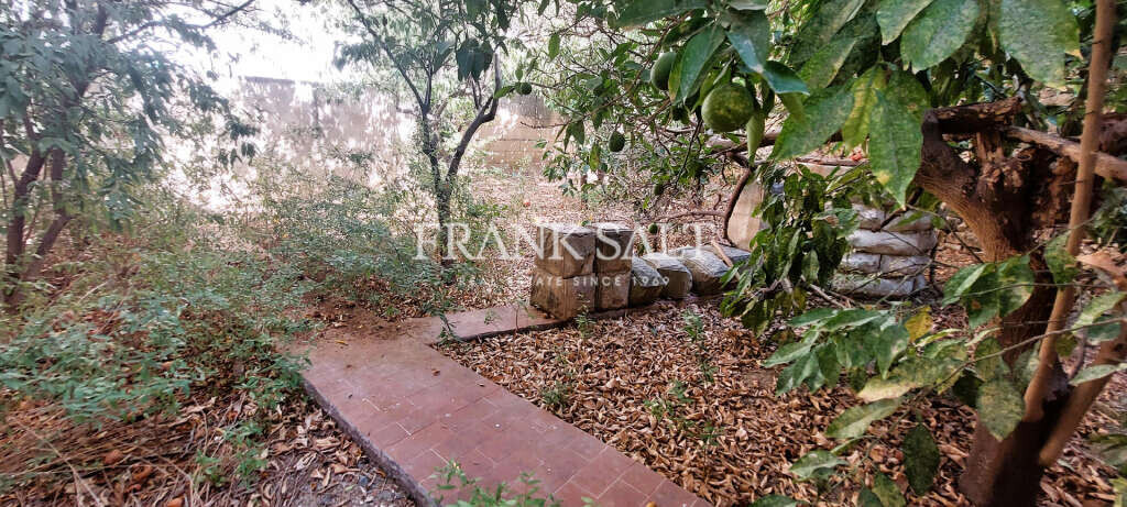 5 bedrooms House in Qormi, Malta No. 2535