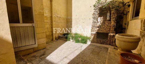 5 bedrooms House in Qormi, Malta No. 2535 14