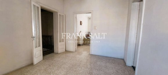 5 bedrooms House in Qormi, Malta No. 2535 6