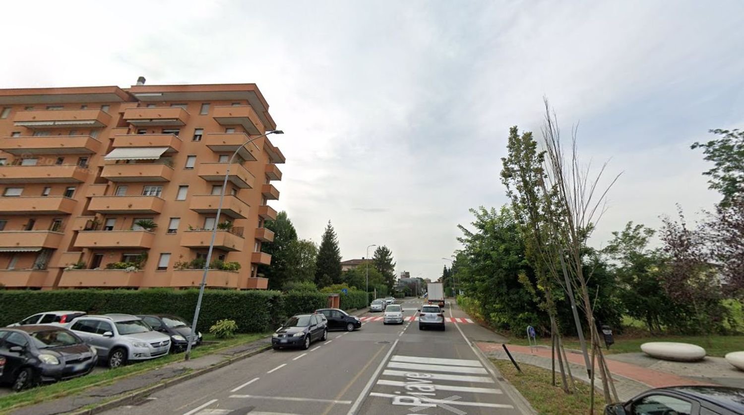 4-salle Appartement à Meda, Italy No. 8583