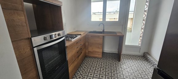 2 chambres Appartement à Chenôve, France No. 206879 3