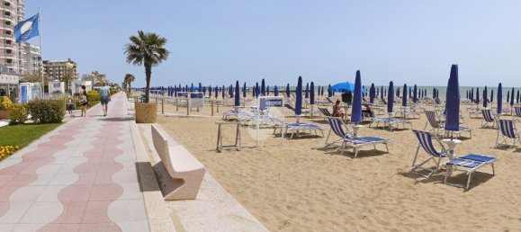 Квартира с 3 комнатами в Езоло, Италия № 9181 21