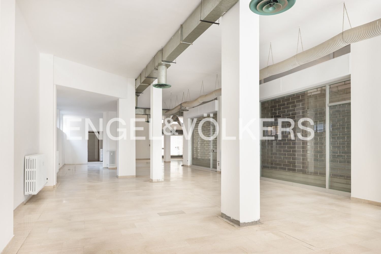 315m² Commercial property in Bologna, Italy No. 261192