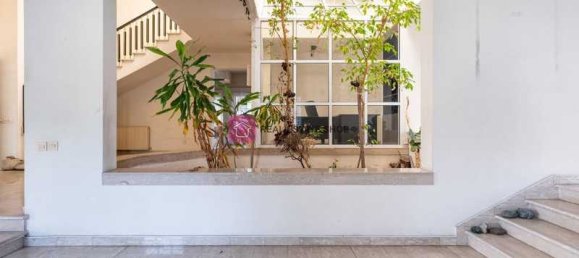 Коммерческая недвижимость с 4 спальнями в Строволос, Кипр № 18371 3