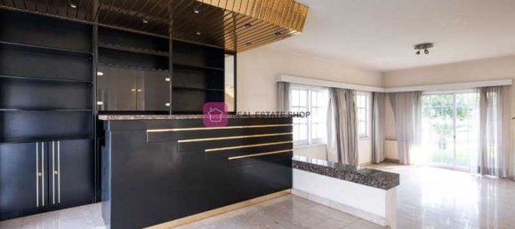 Коммерческая недвижимость с 4 спальнями в Строволос, Кипр № 18371 4