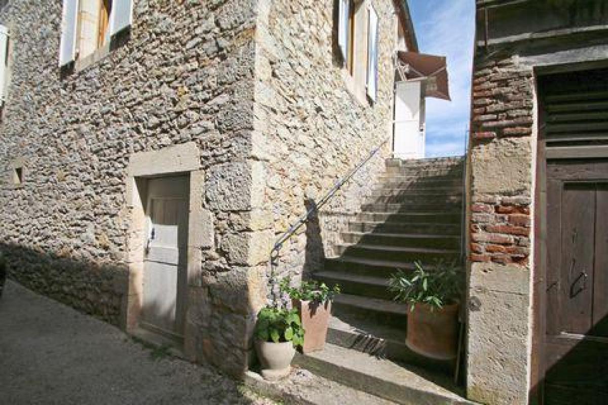 2 bedrooms House in Luzech, France No. 30783