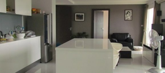 3 bedrooms Condo in Pattaya, Thailand No. 952 2