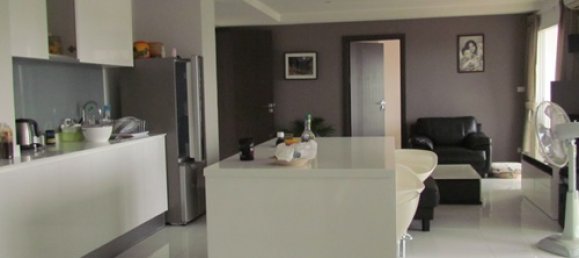 3 bedrooms Condo in Pattaya, Thailand No. 952 16