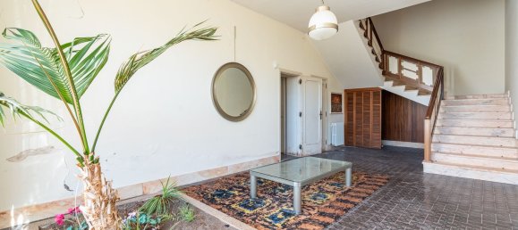 Villa de 15 dormitorios en Sarroch, Italy No. 355052 3