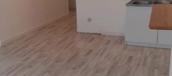 2 bedrooms House in Saint-Pierre-le-Moutier, France No. 358378 4