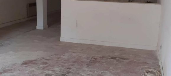 2 bedrooms House in Saint-Pierre-le-Moutier, France No. 358378 5