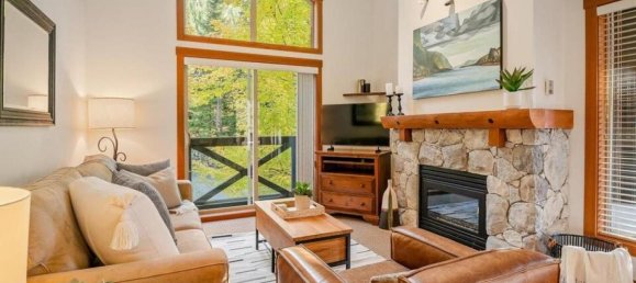 2 bedrooms Condo in British Columbia, Canada No. 1236 2