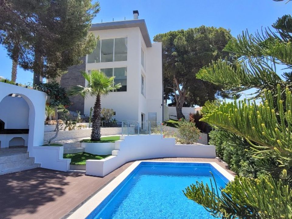 Villa de 6 dormitorios en Torrevieja, Spain No. 184763