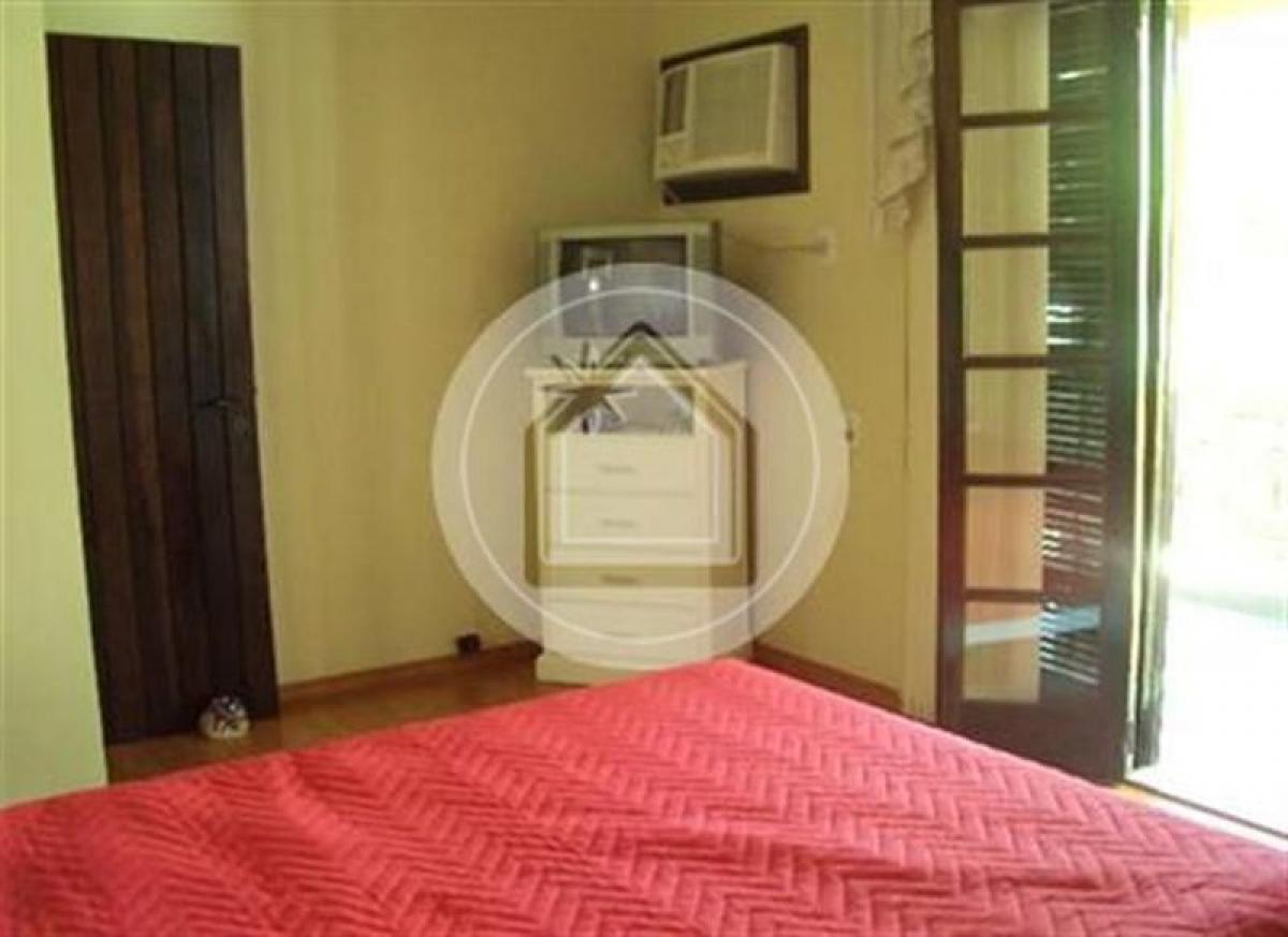 Дом с 4 спальнями в Рио-де-Жанейро, Бразилия № 475067