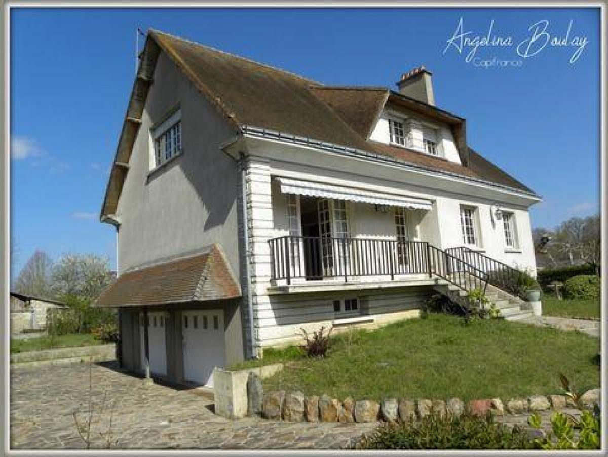 Casa de 5 dormitorios en Le Lude, France No. 29160