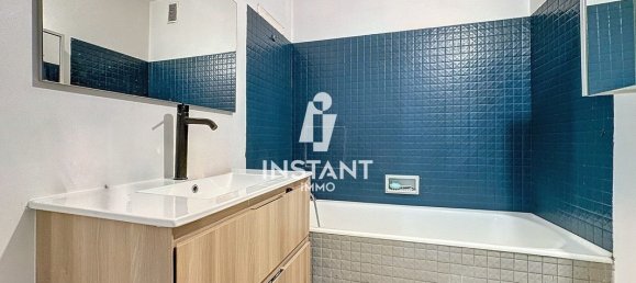 Studio in Charenton-le-Pont, France No. 172281 4