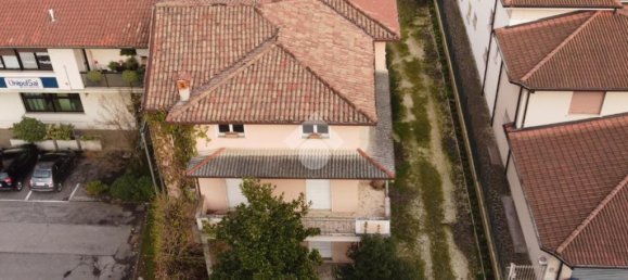4 bedrooms Villa in Gavardo, Italy No. 167304 3
