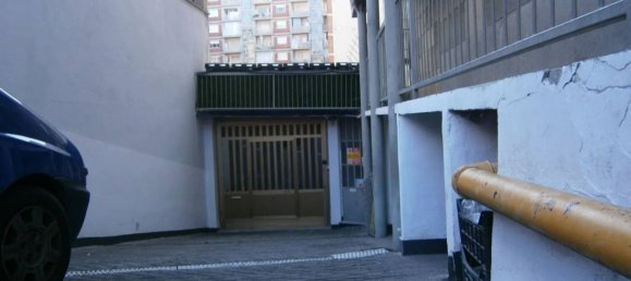 4 rooms Commercial property in Turin, Italy No. 325326 2