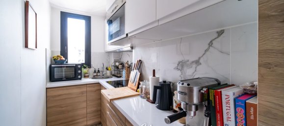 1 bedroom Apartment in Paris, France No. 332732 10