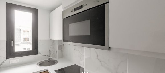 1 bedroom Apartment in Paris, France No. 332732 8