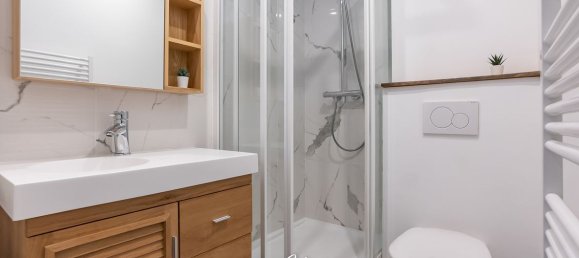 1 bedroom Apartment in Paris, France No. 332732 11