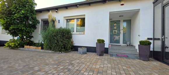 3 bedrooms Bungalow in Offenbach, Germany No. 329059 2