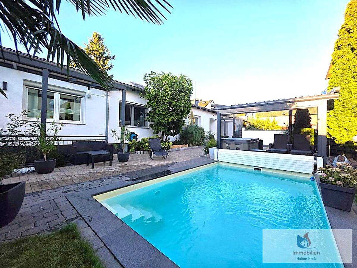 3 bedrooms Bungalow in Offenbach, Germany No. 329059