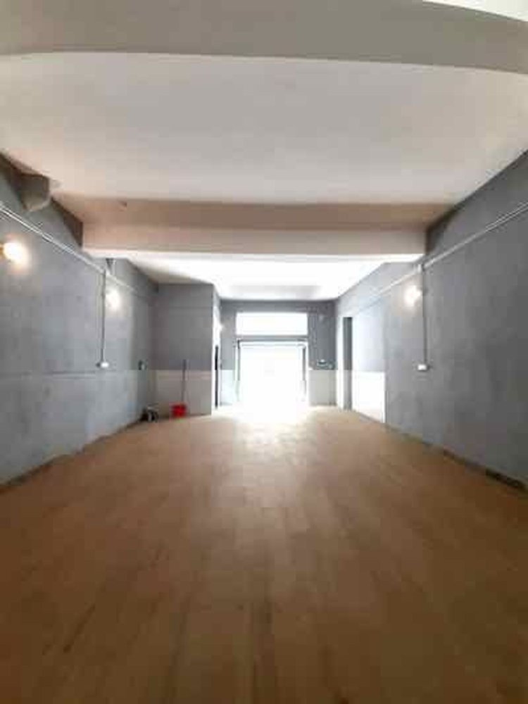 104m² Commercial property in Pomigliano d'Arco, Italy No. 282376