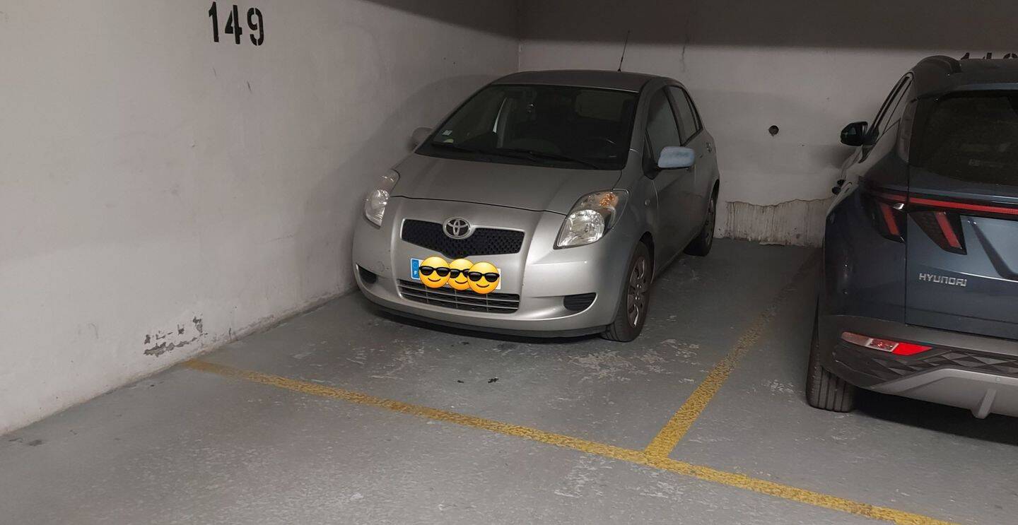  موقف سيارات في Issy-les-Moulineaux, France 12متر مربع رقم 334266