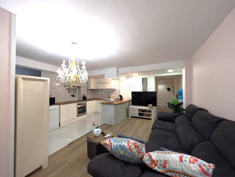 Apartamento de 3 dormitorios en Cornellà de Llobregat, Spain No. 147137