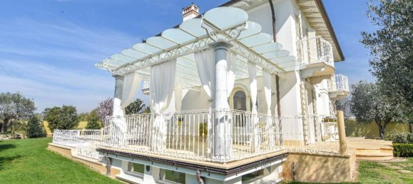12 rooms Villa in Forte dei Marmi, Italy No. 105723 15