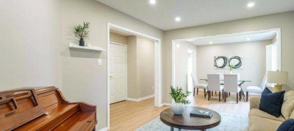 5 bedrooms House in Mississauga, Canada No. 750 8