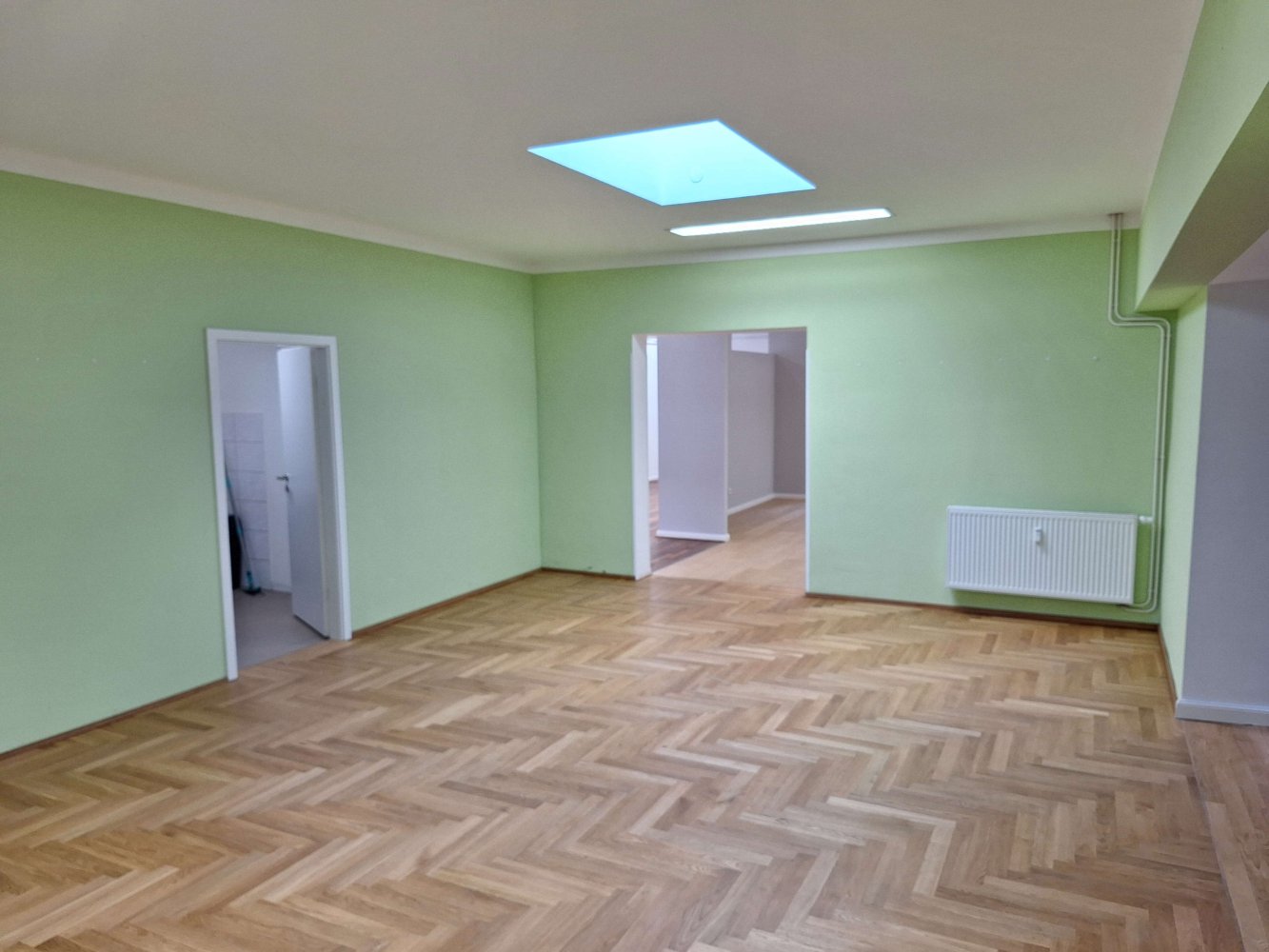  مكتب في Dresden, Germany 570متر مربع رقم 365558