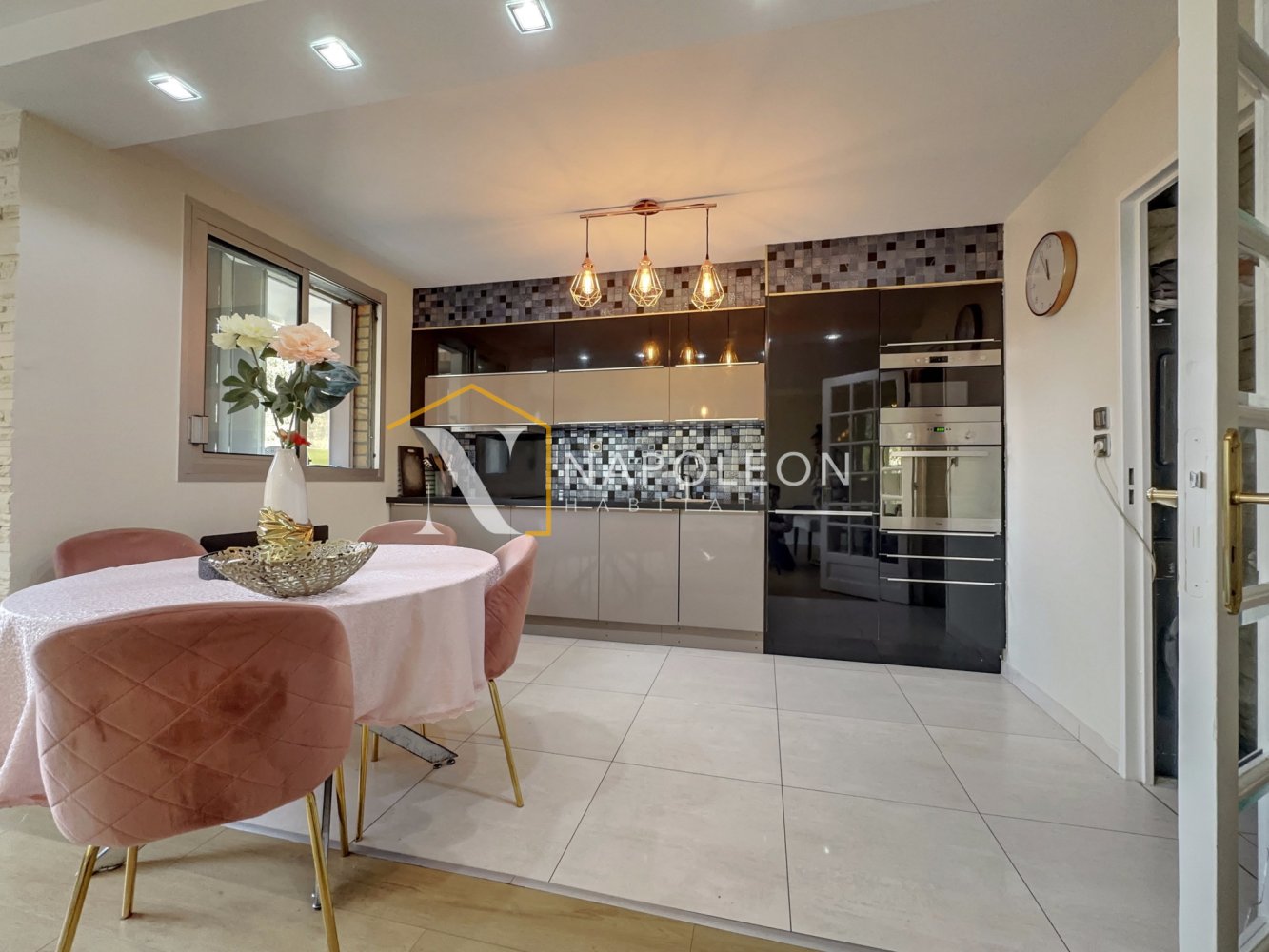 2 bedrooms Apartment in Lille, France No. 243523