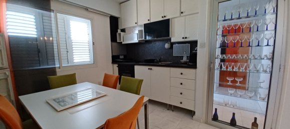 2 bedrooms Apartment in Limassol, Cyprus No. 442 3