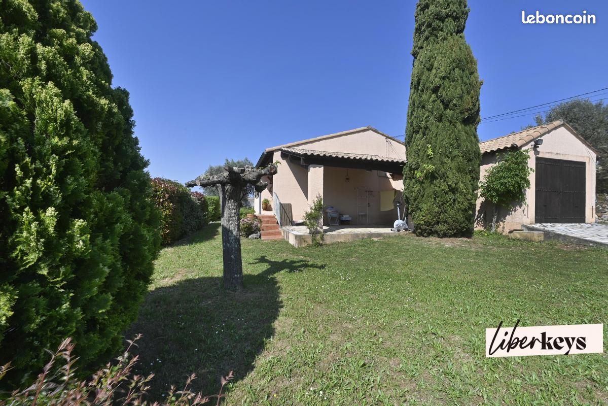 3 bedrooms House in Saint-Quentin-la-Poterie, France No. 290303