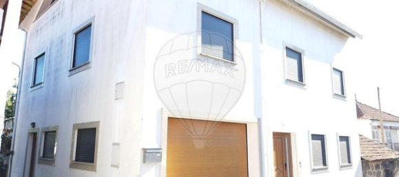 2 bedrooms House in Pinheiro de Azere, Portugal No. 165849 2