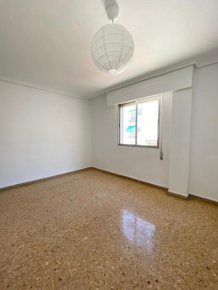 4 bedrooms Apartment in Valencia, Spain No. 4558