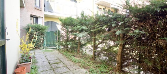 2 rooms Apartment in Reggio Emilia, Italy No. 15279 8